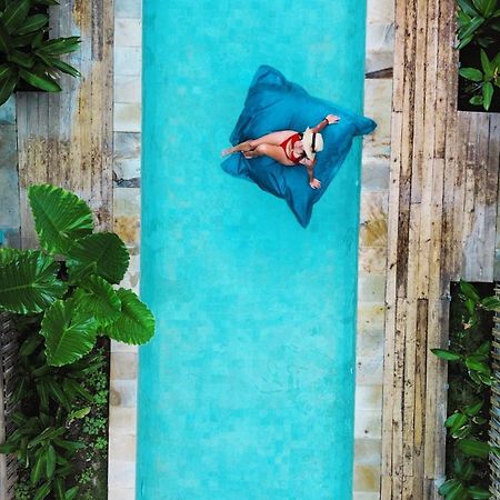 Casa Kapuas Bed & Breakfast Джили Трауанган Екстериор снимка
