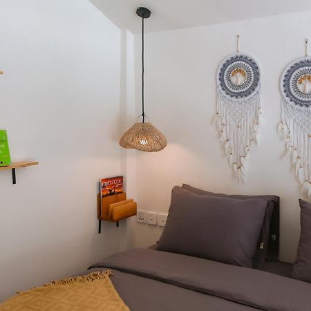 Casa Kapuas Bed & Breakfast Джили Трауанган Екстериор снимка