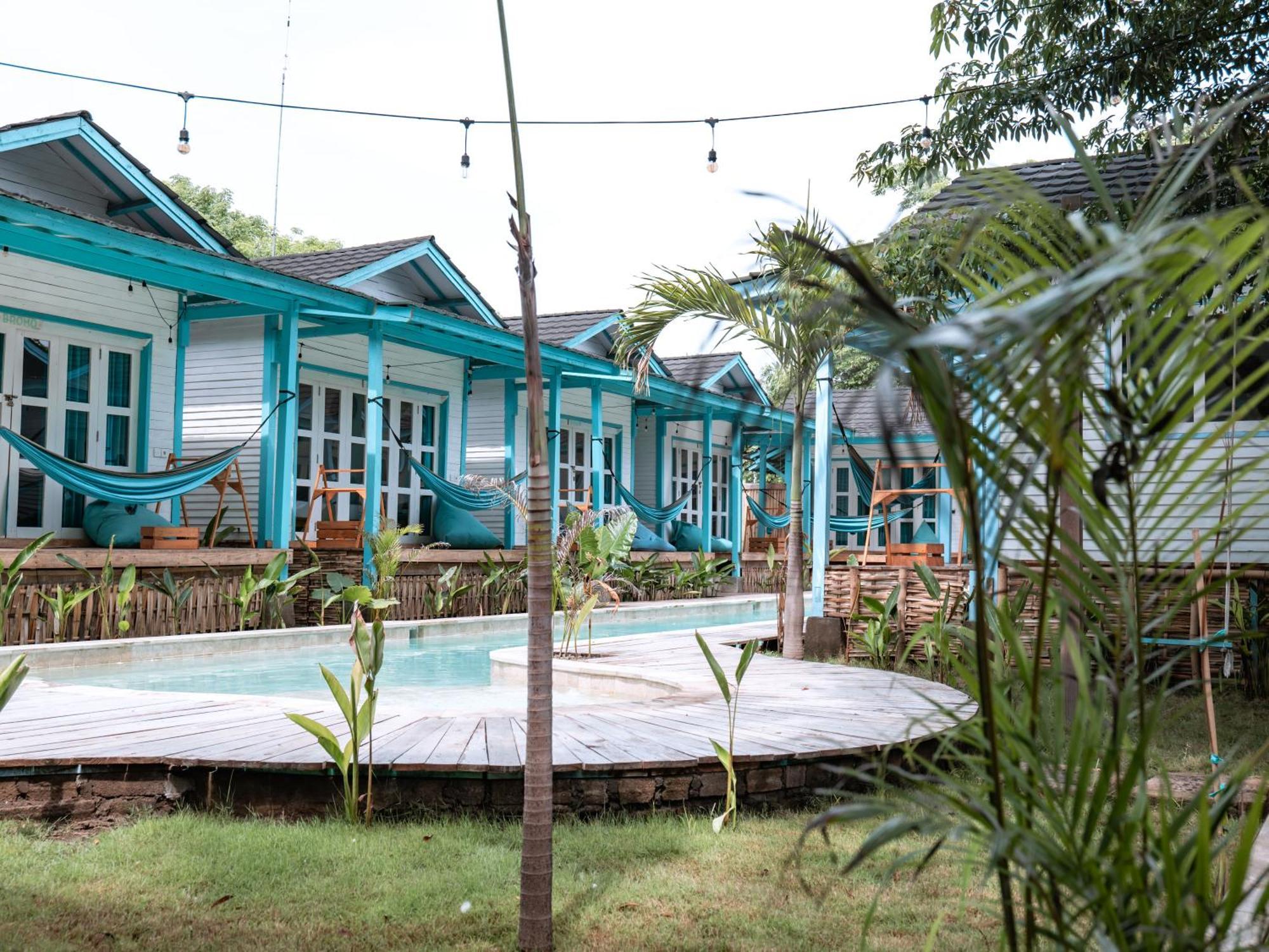 Casa Kapuas Bed & Breakfast Джили Трауанган Екстериор снимка