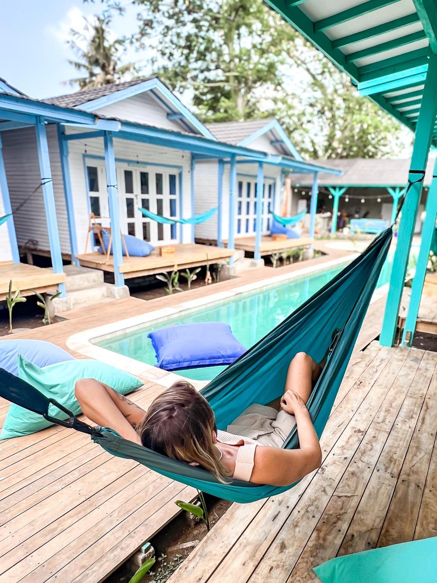 Casa Kapuas Bed & Breakfast Джили Трауанган Екстериор снимка