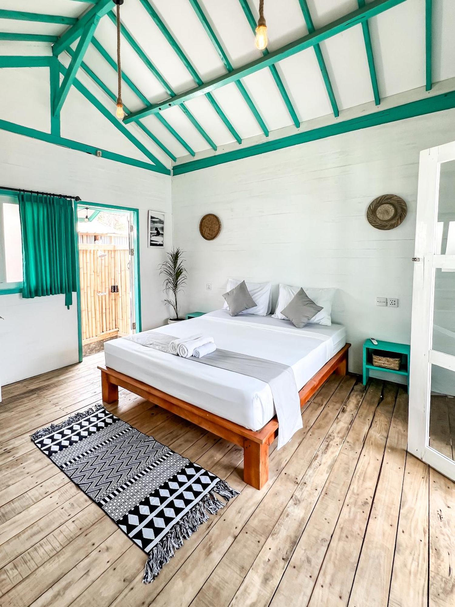 Casa Kapuas Bed & Breakfast Джили Трауанган Екстериор снимка